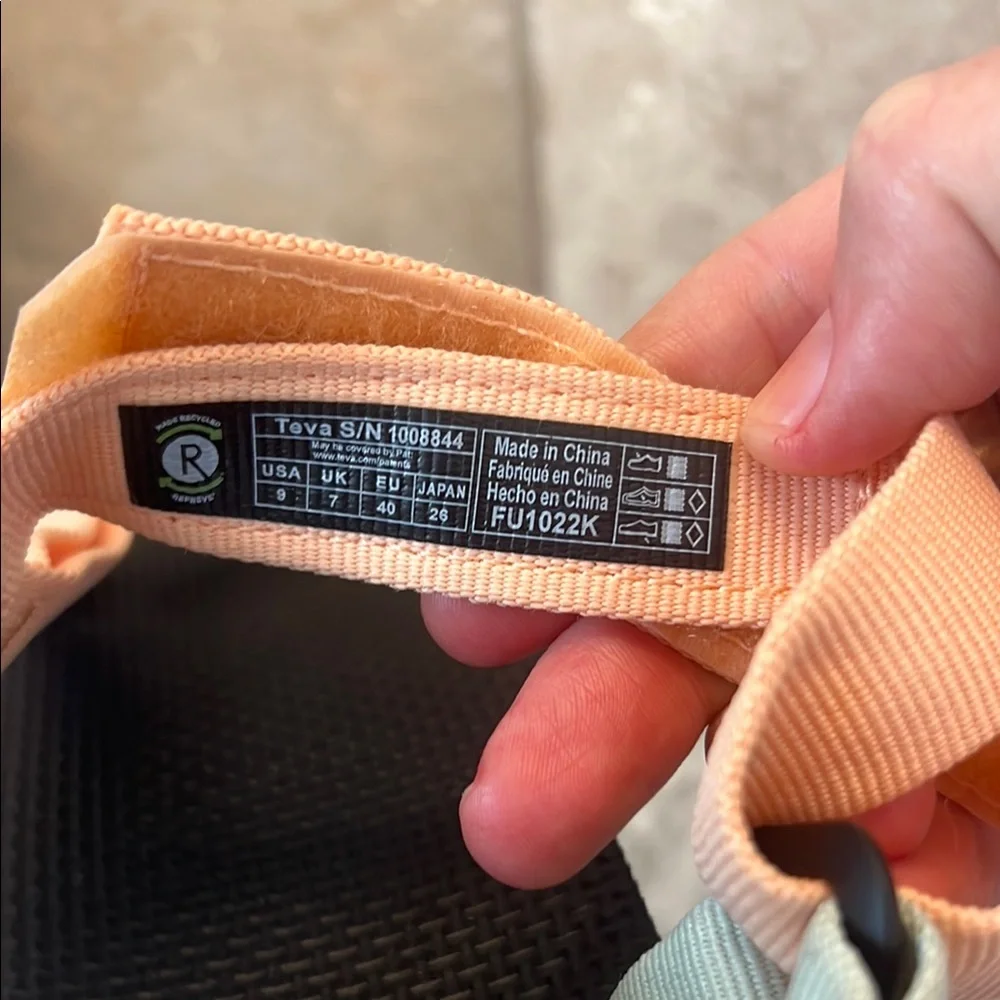 NWOT- Teva Women's W Flatform Universal Sandal Size 9 Sherbet Multi Color - Picture 3 of 8